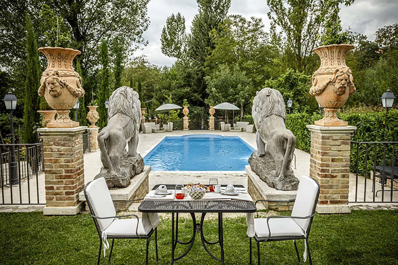 Hotel Guerrinuccio Celano Exteriör bild